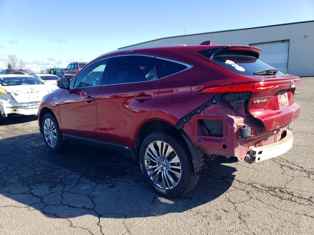 2021 Toyota Venza Le - Фото 2