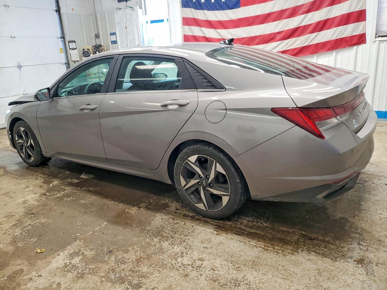 2022 Hyundai Elantra Limited - Фото 2
