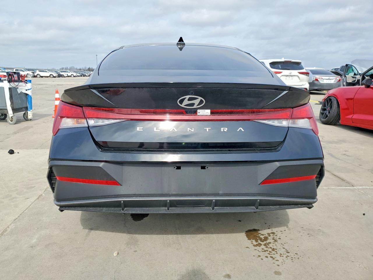 2025 Hyundai Elantra Sel Sport - Фото 6