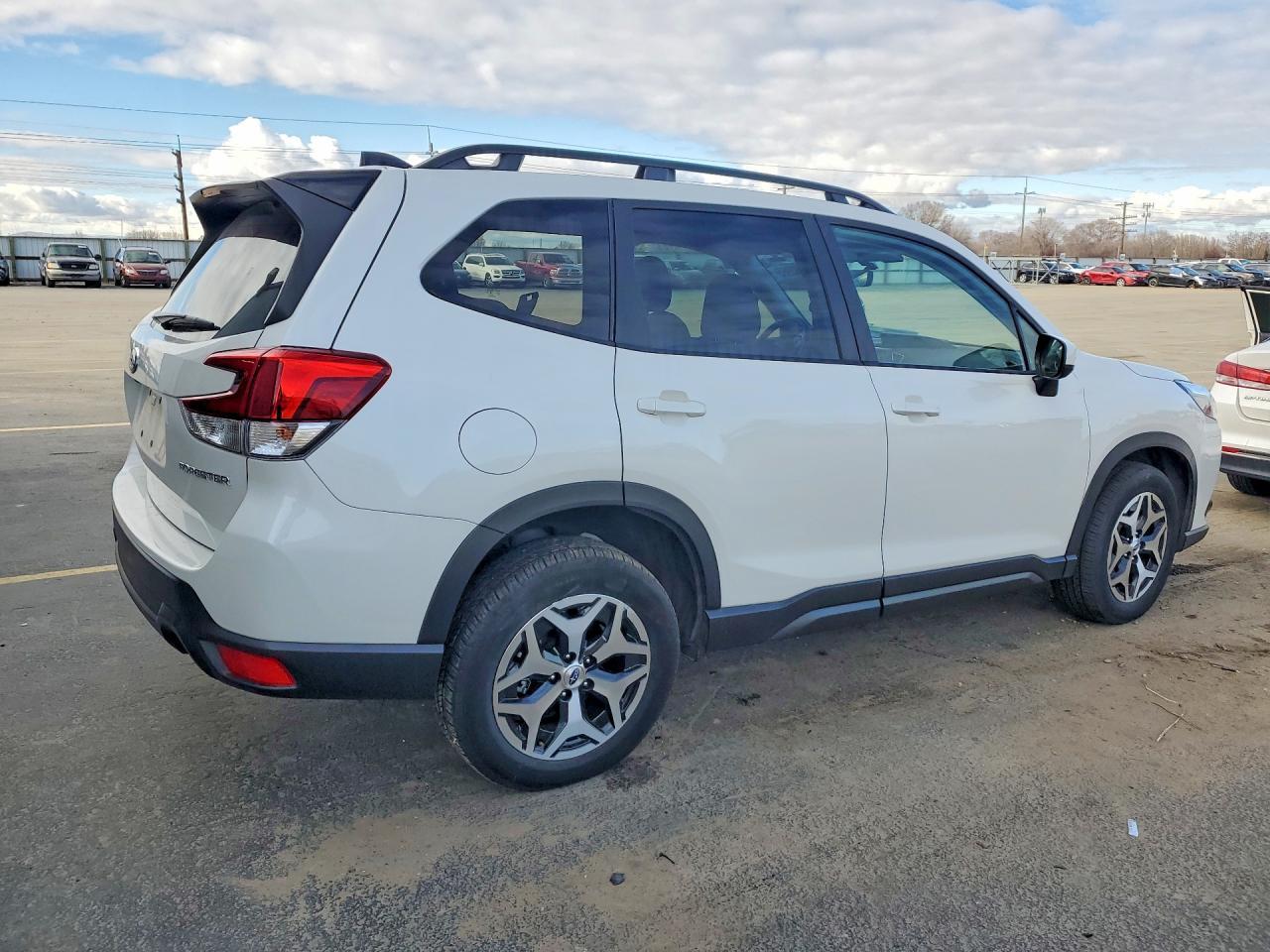 2024 Subaru Forester Premium - Фото 3