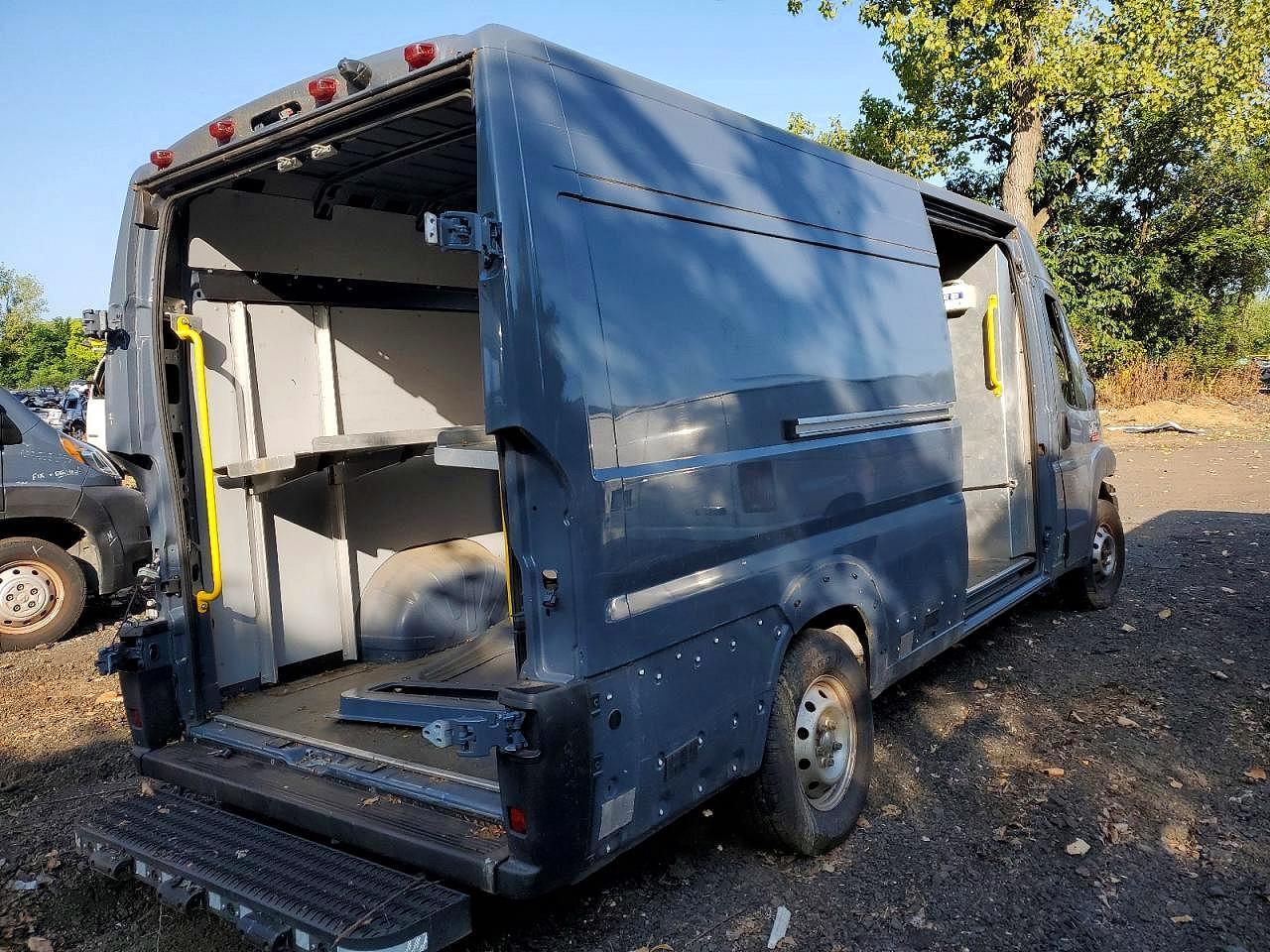 2021 Ram Promaster 3500 Delivery Van - Фото 3