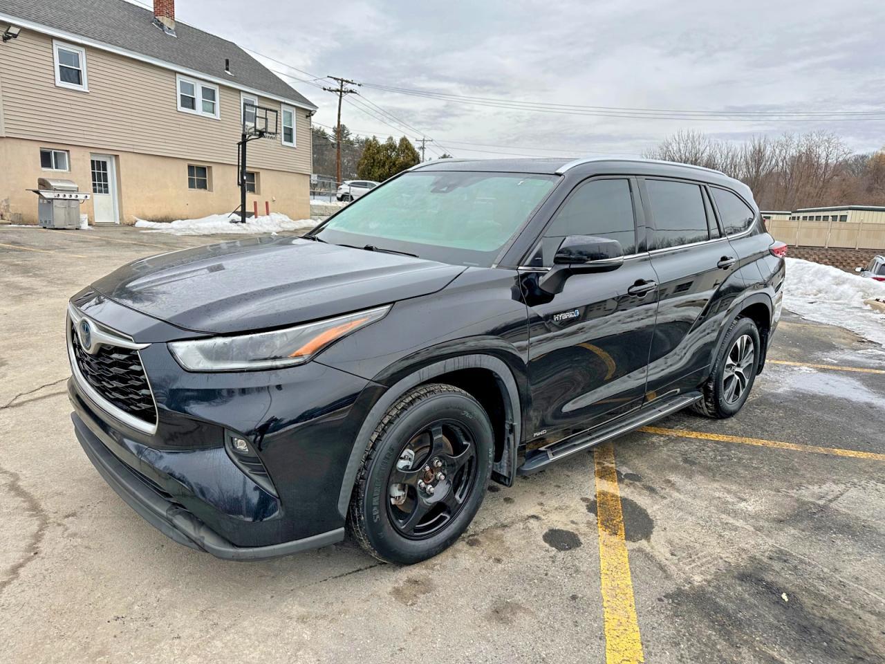2021 Toyota Highlander Hybrid Xle