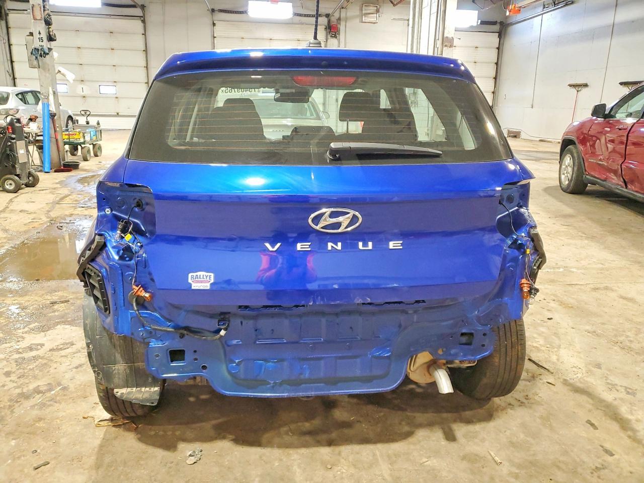 2025 Hyundai Venue Se - Image 6