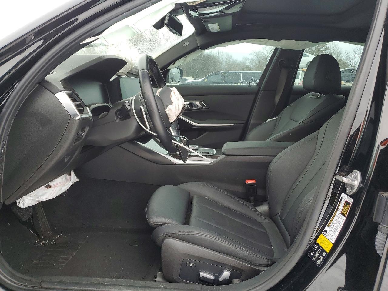 2021 BMW 330Xi - Фото 7