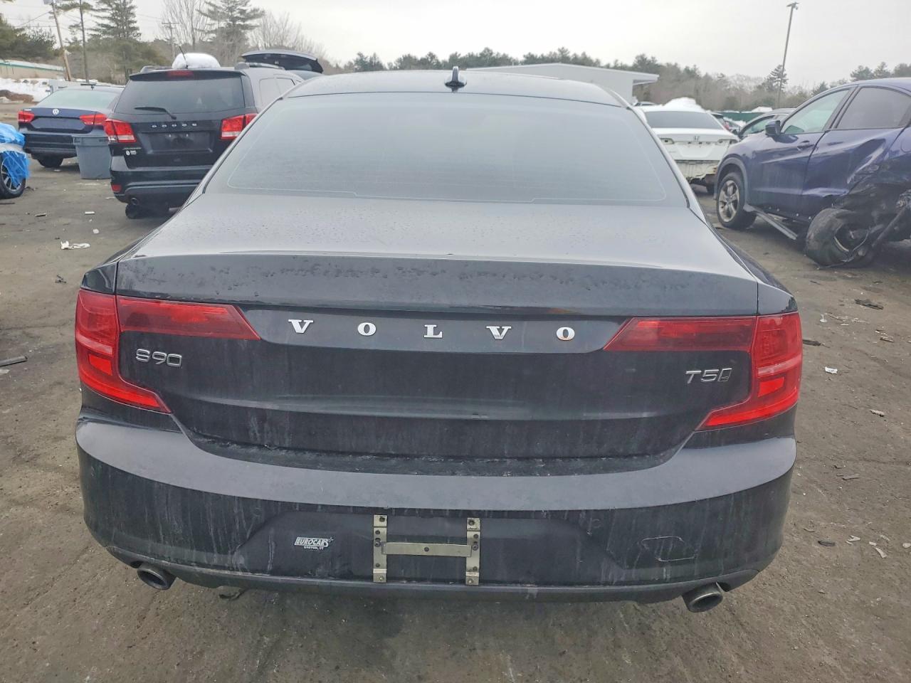 2018 Volvo S90 T5 Momentum - Image 6