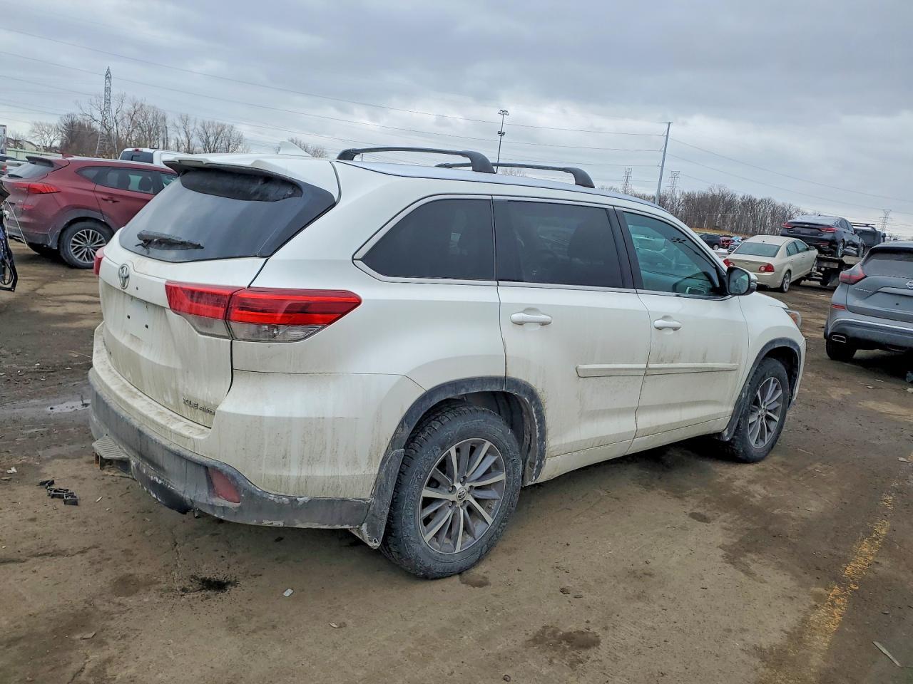 2018 Toyota Highlander Se - Image 3