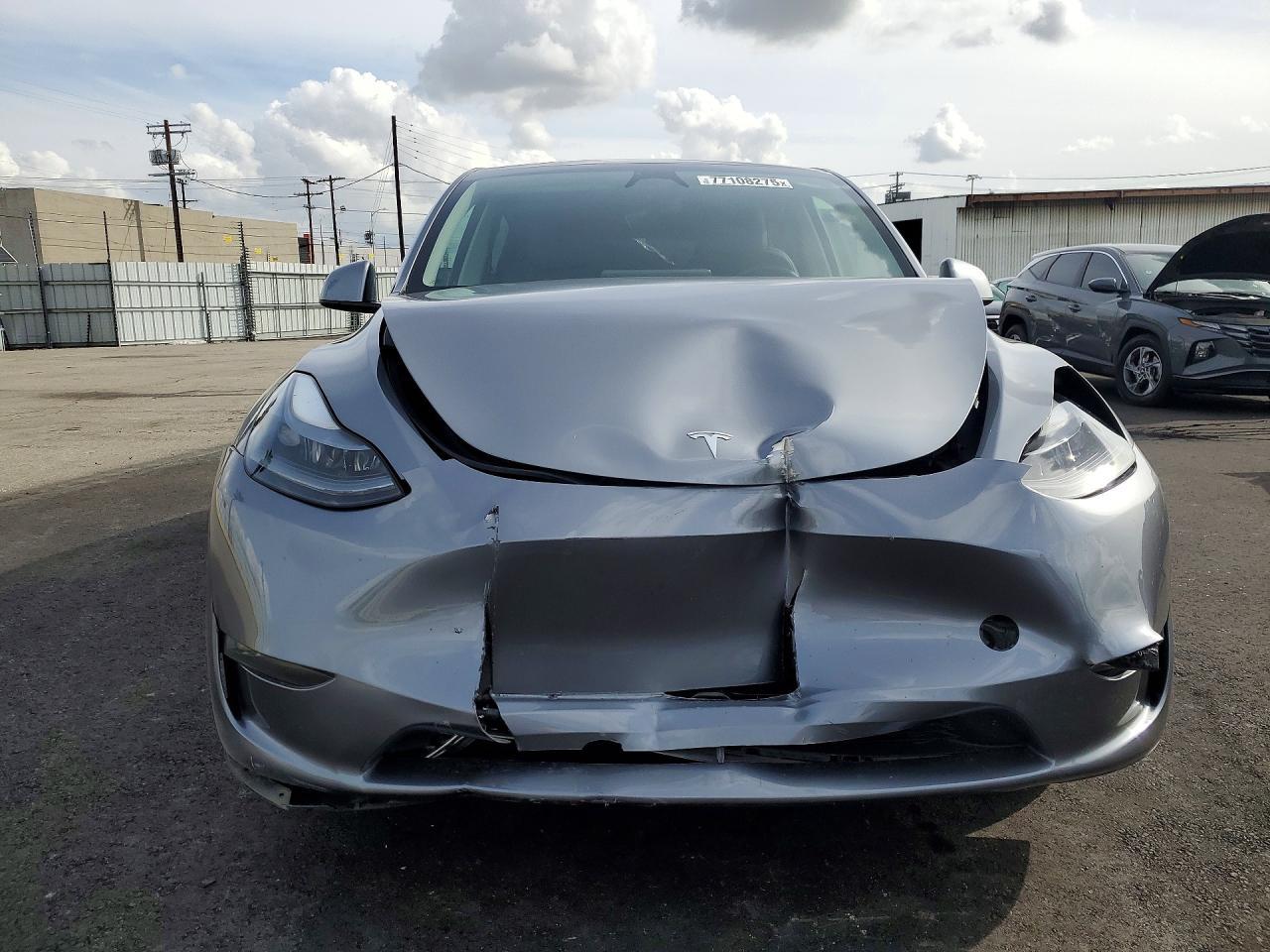 2024 Tesla Model Y - Фото 5