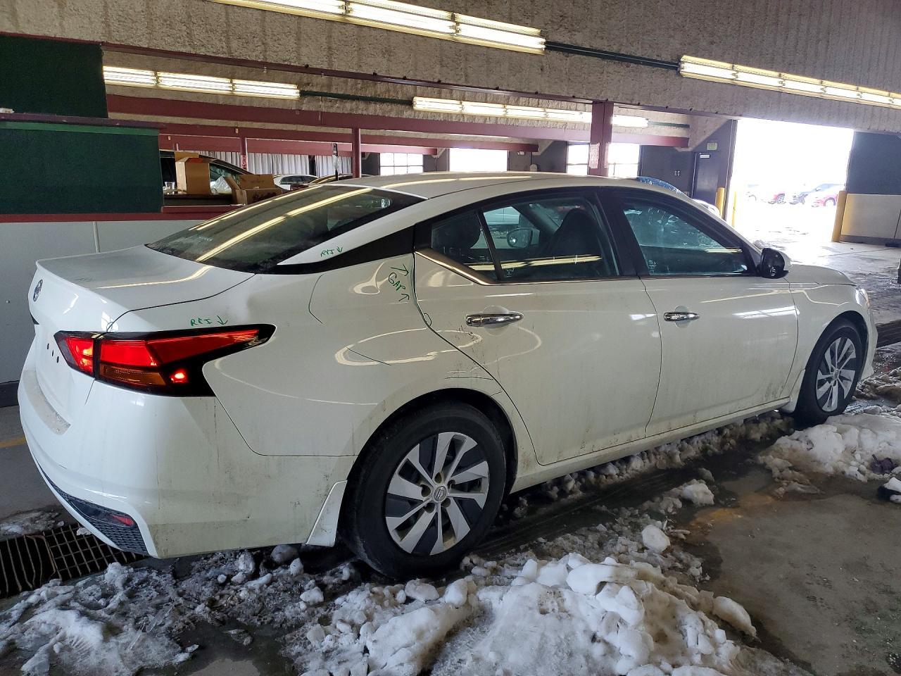 2021 Nissan Altima 2.5 S - Фото 3