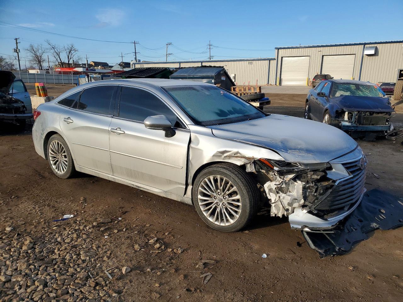 2019 Toyota Avalon Limited - Фото 4