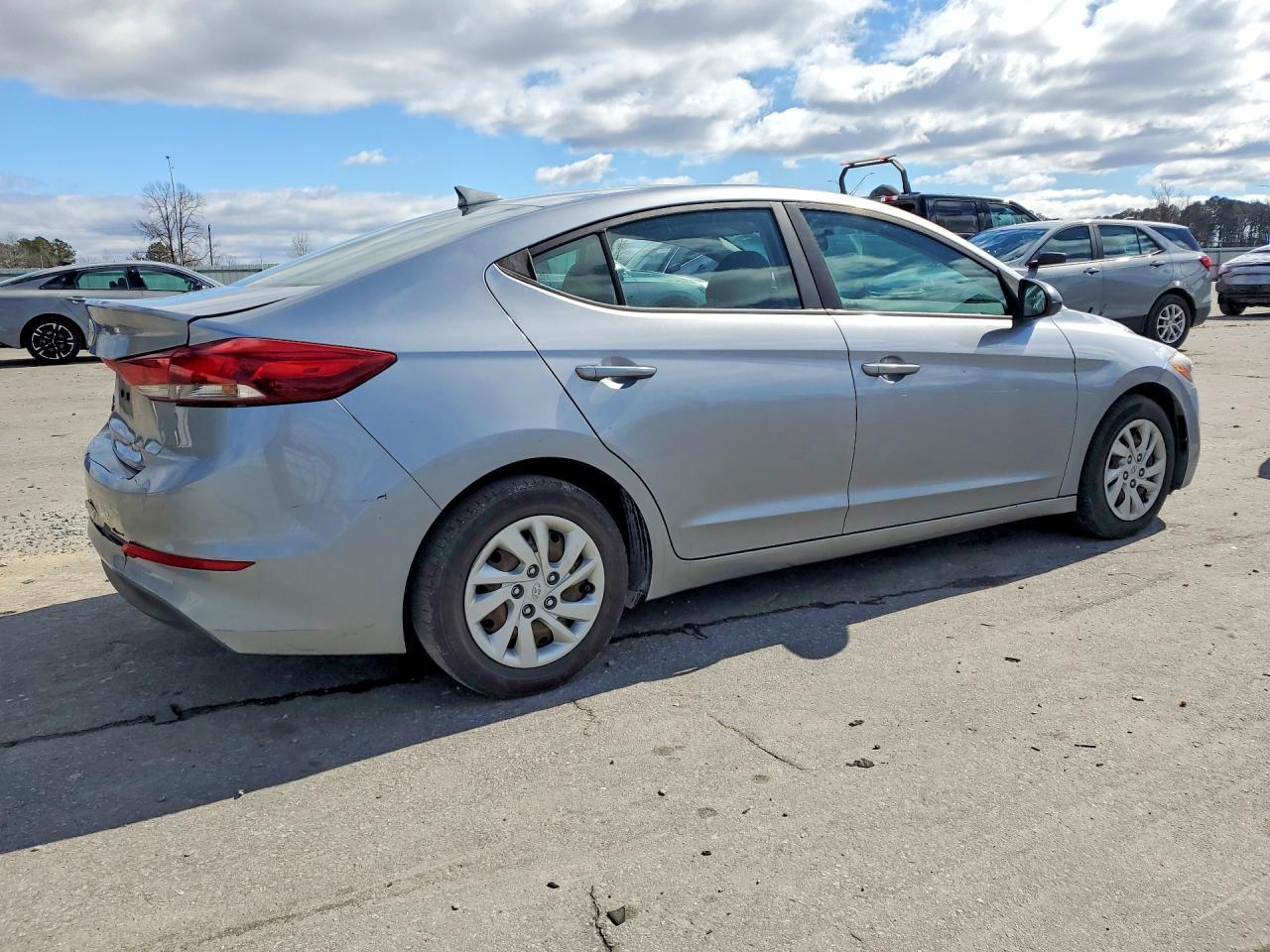 2017 Hyundai Elantra Se - Фото 3