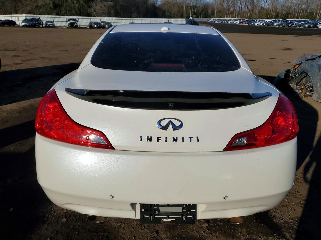 2015 Infiniti Q60 Journey - Image 6