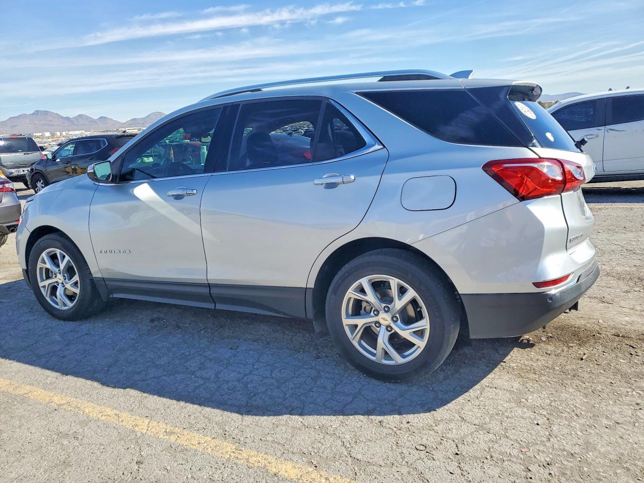 2020 Chevrolet Equinox Premier - Image 2