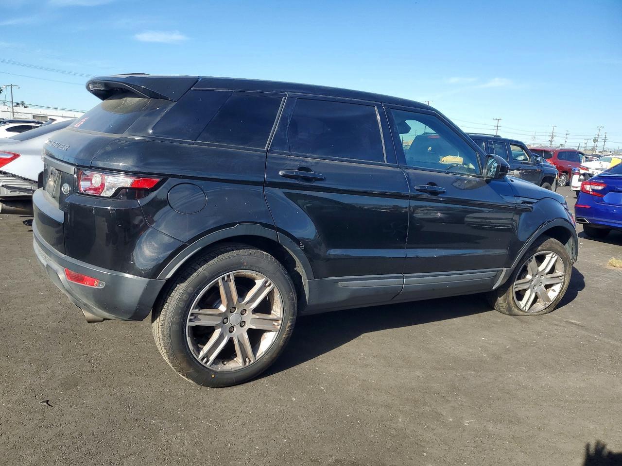 2015 Land Rover Range Rover Evoque Pure Plus - Image 3