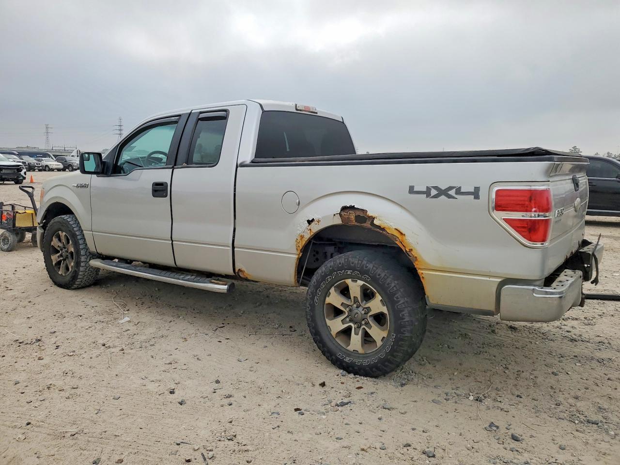 2012 Ford F150 Super Cab - Фото 2