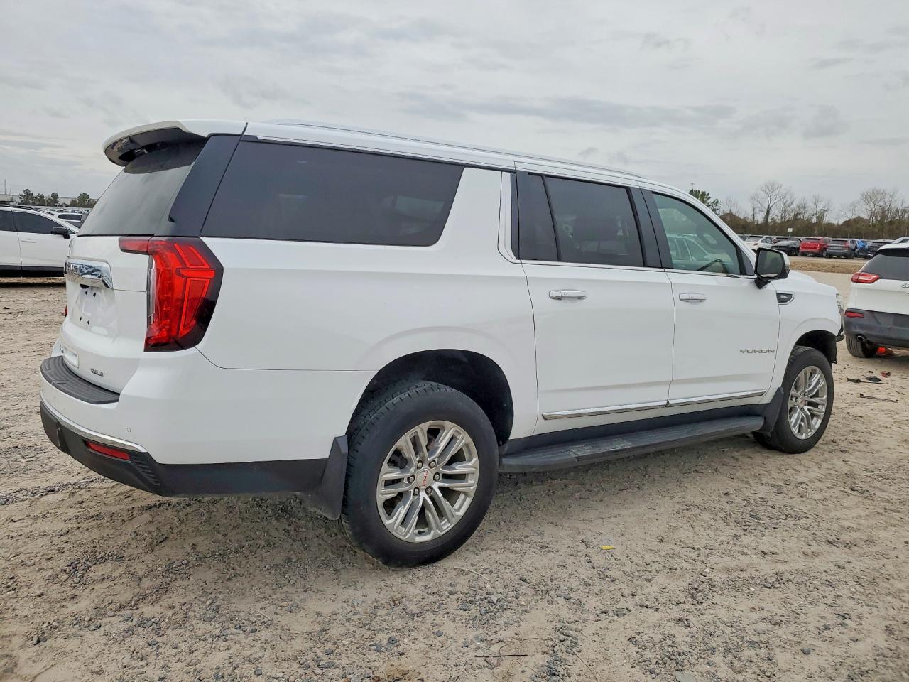 2022 GMC Yukon Xl C1500 Slt - Фото 3