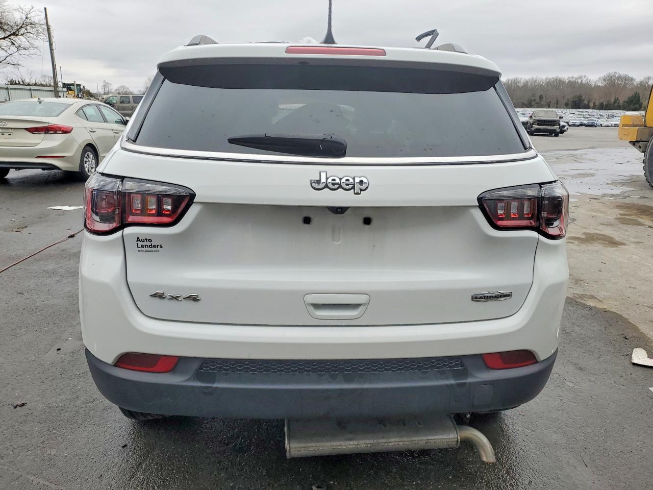 2022 Jeep Compass Latitude Lux - Image 6