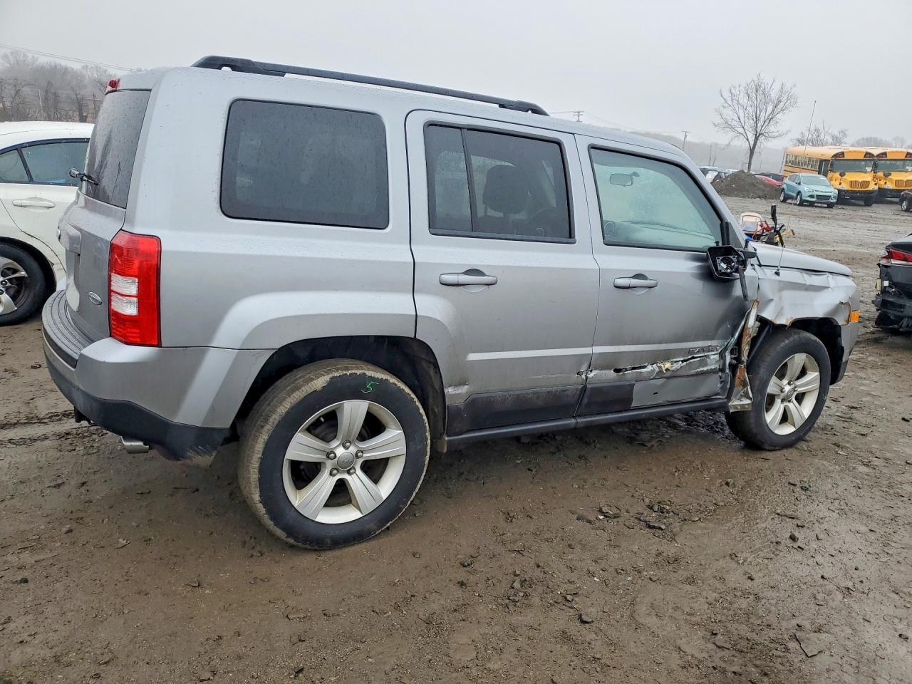 2015 Jeep Patriot Latitude - Фото 3