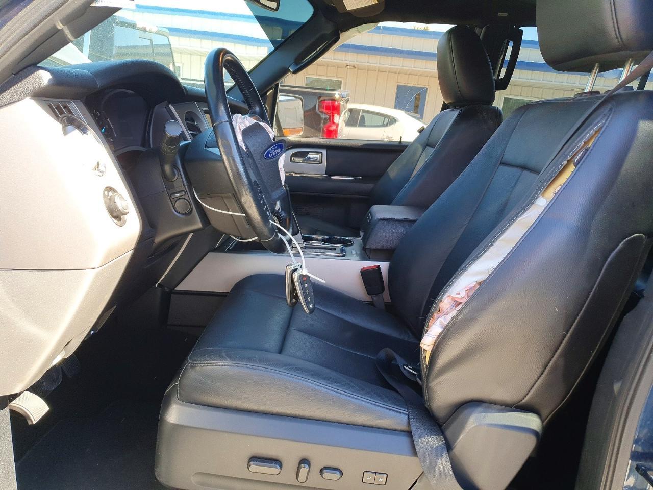 2017 Ford Expedition Limited - Image 7