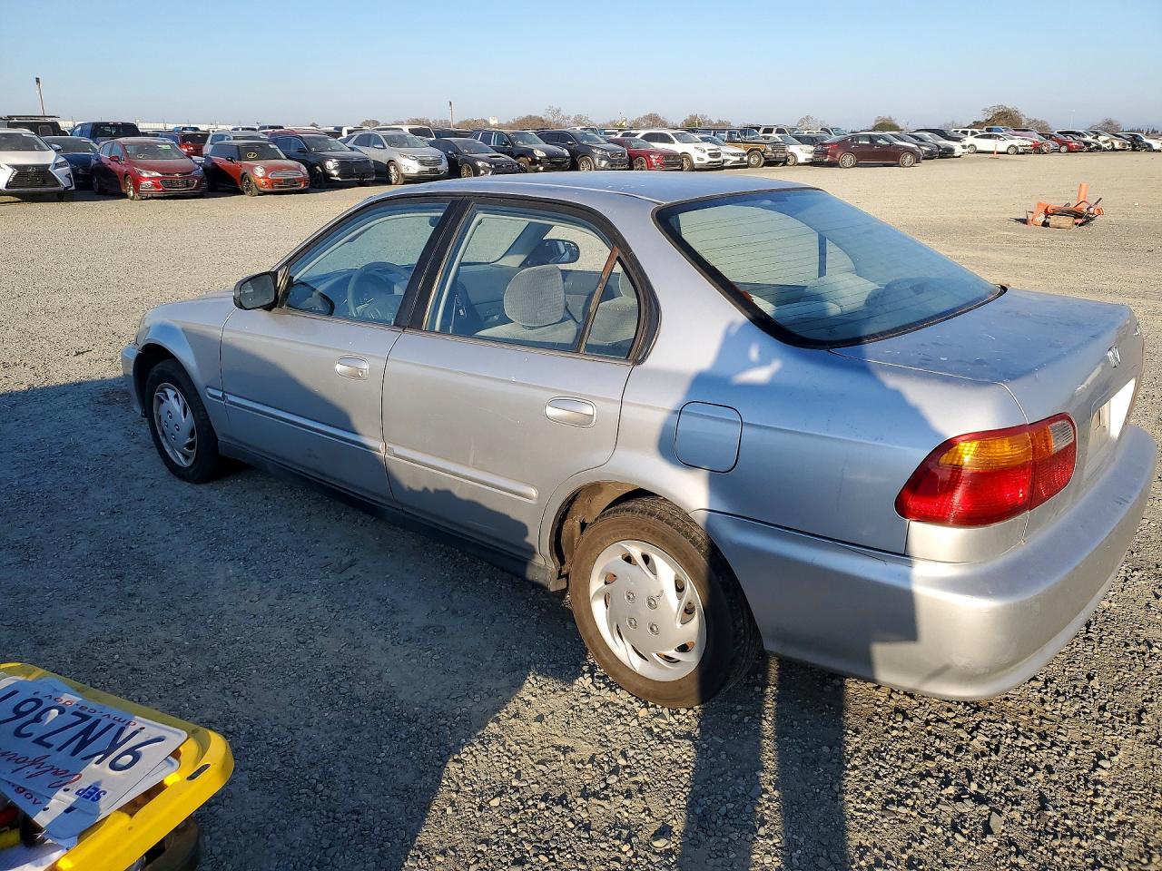 1999 Honda Civic Base - Фото 2