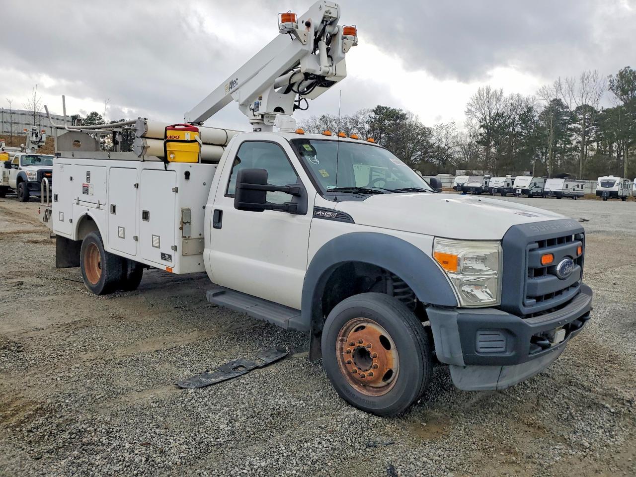 2015 Ford F450 Super Duty - Фото 4