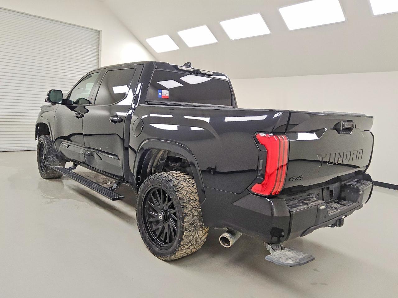 2023 Toyota Tundra Crewmax Platinum - Image 2