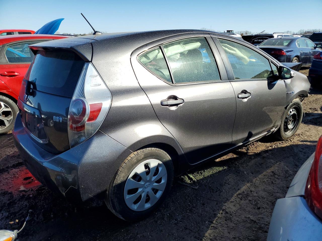 2013 Toyota Prius C - Image 3