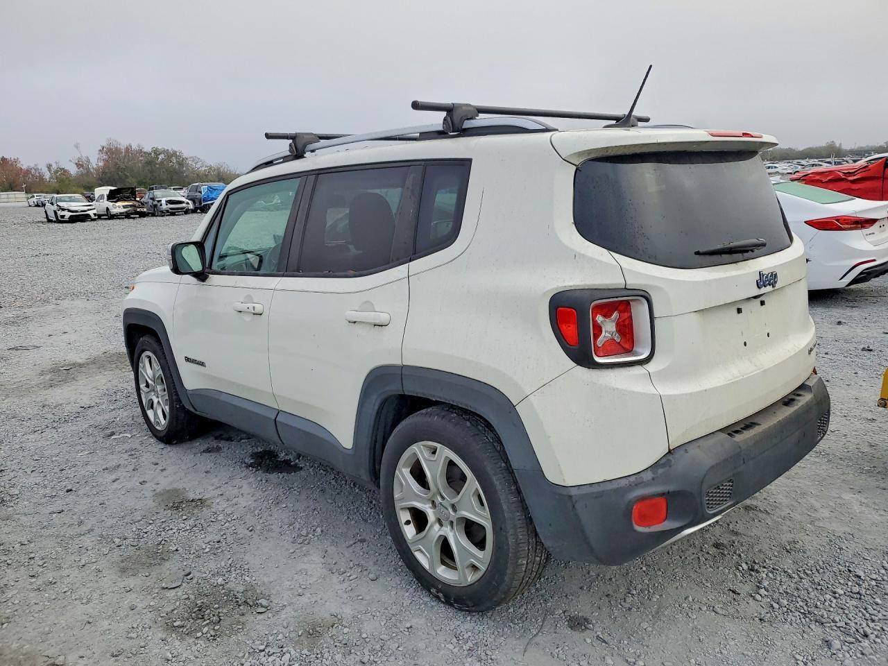 2015 Jeep Renegade Limited - Фото 2