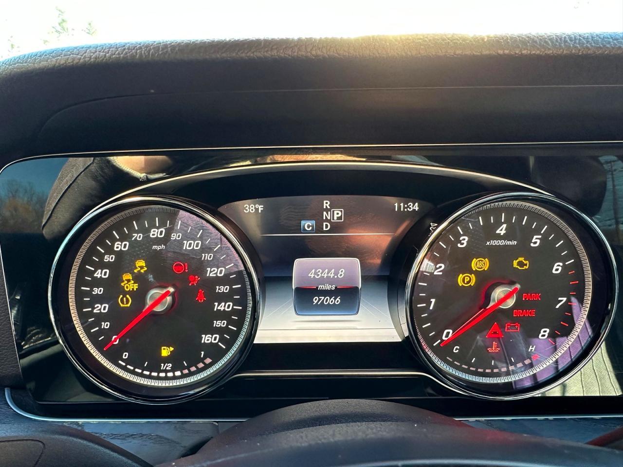 2017 Mercedes-Benz E 300 4Matic - Фото 6