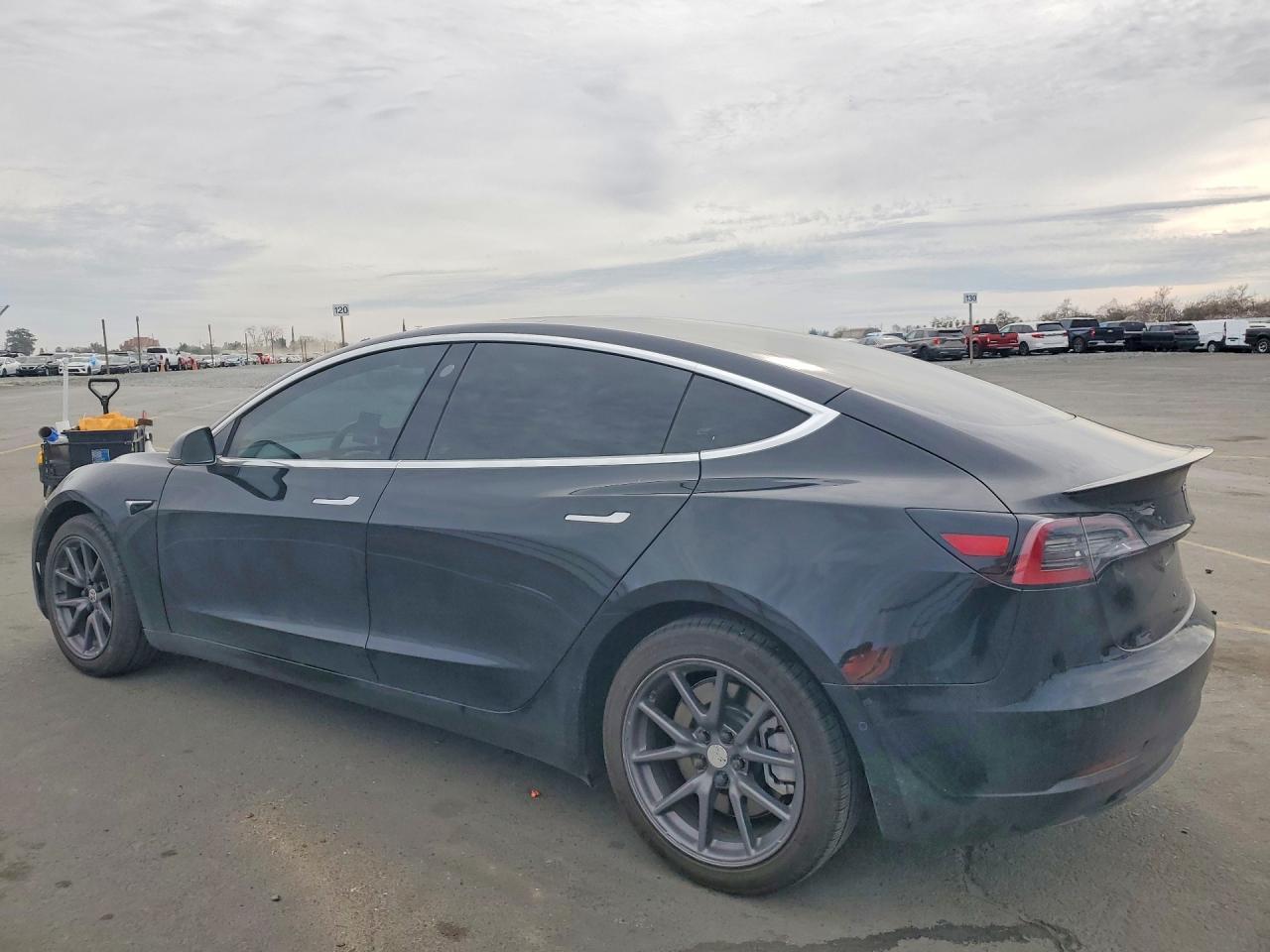 2018 Tesla Model 3 - Image 2
