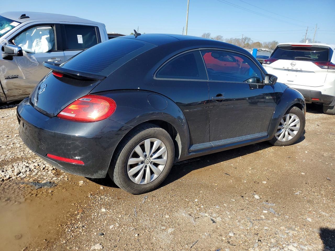 2016 Volkswagen Beetle 1.8T - Image 3