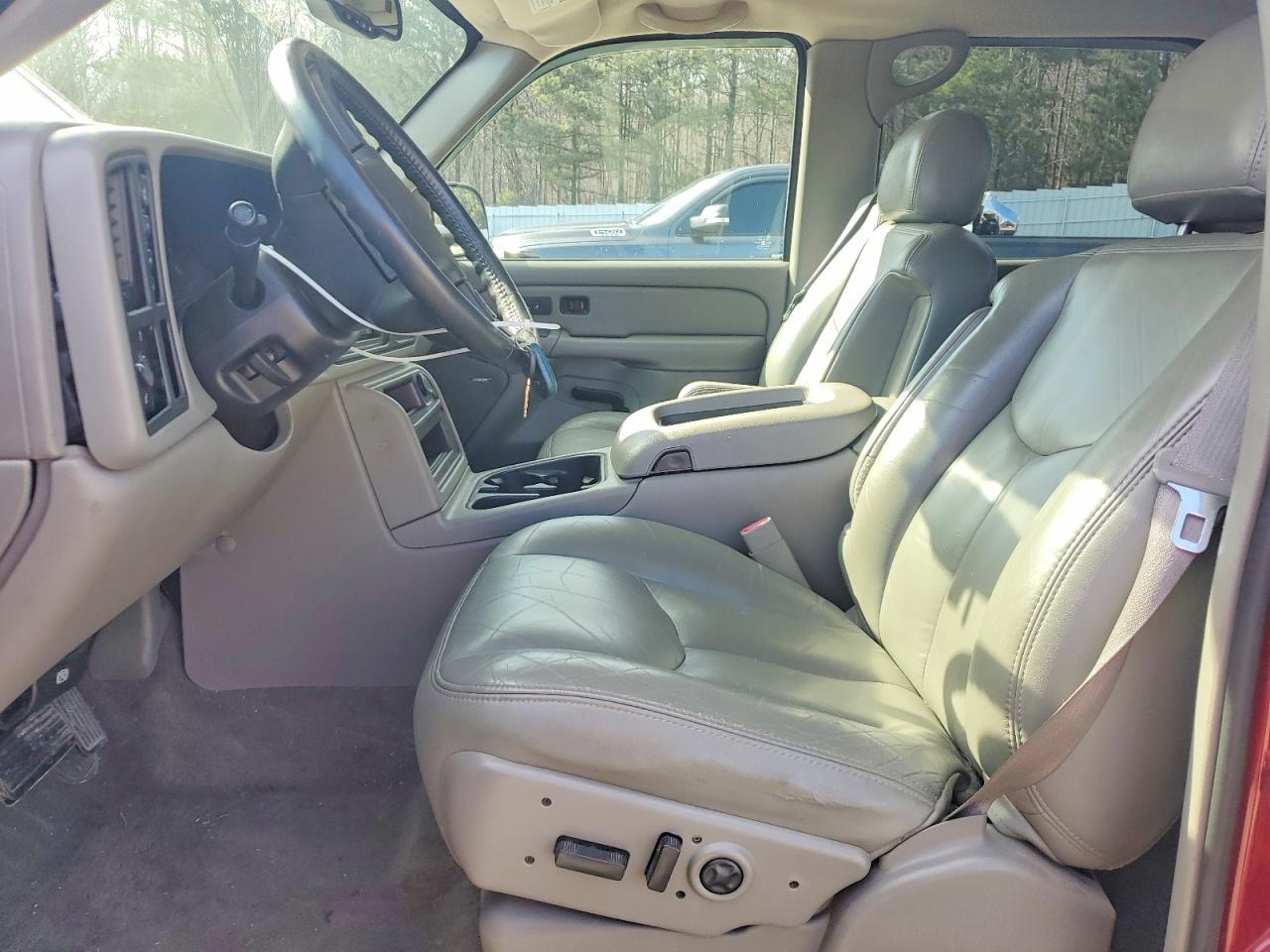 2005 GMC New Sierra K1500 - Image 7