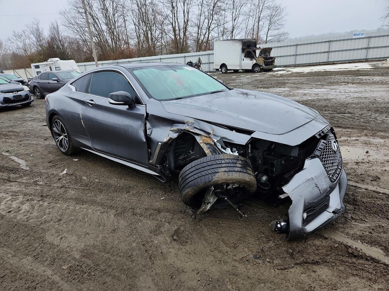 2017 Infiniti Q60 Premium - Image 4