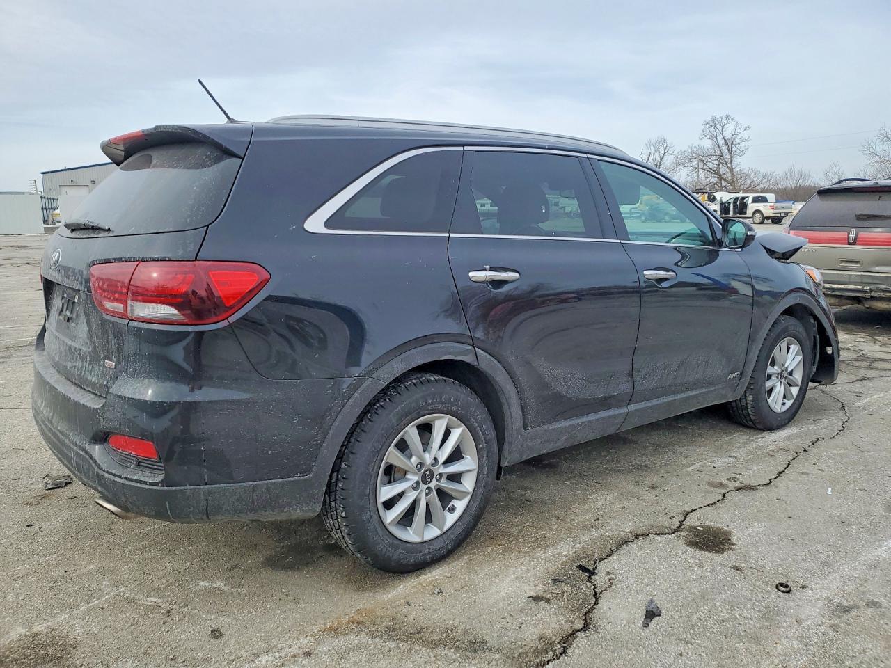 2020 Kia Sorento L - Image 3