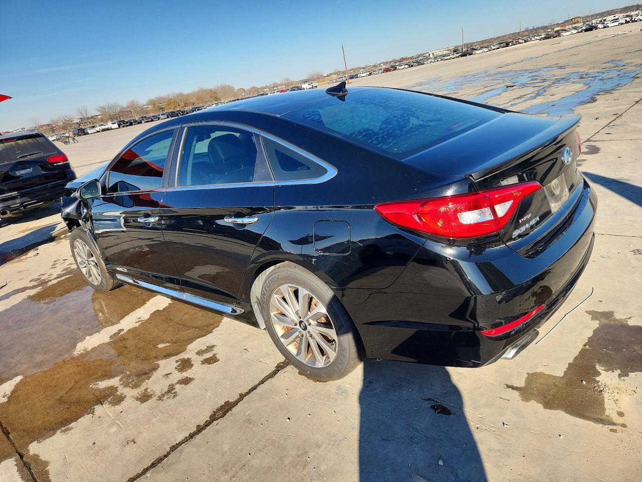 2015 Hyundai Sonata Sport - Image 2