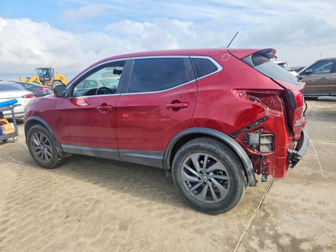 2019 Nissan Rogue Sport S - Фото 2