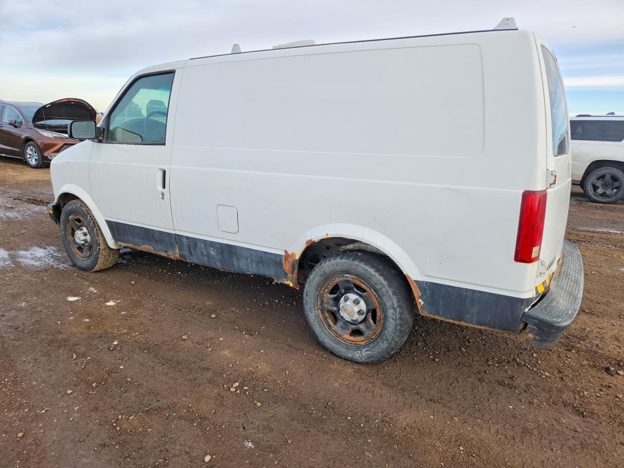 2005 Chevrolet Astro - Image 2