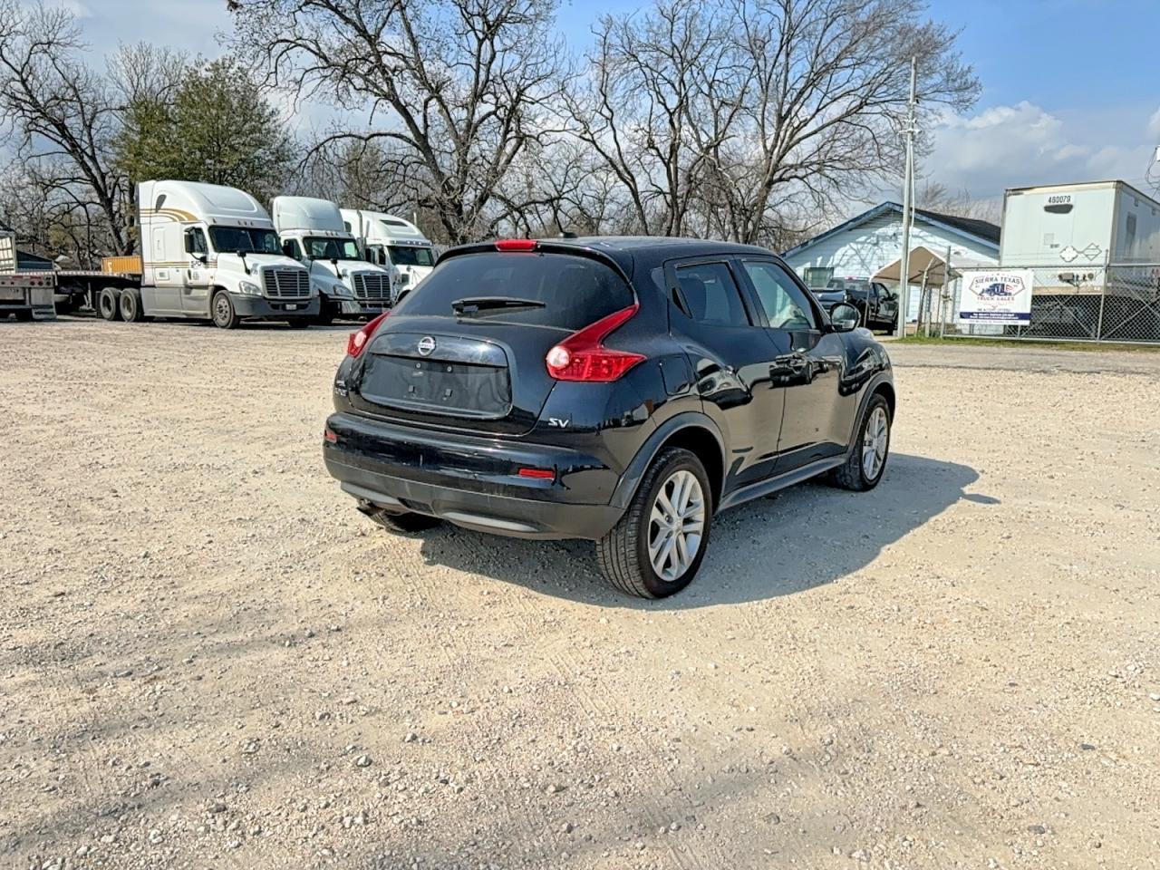 2011 Nissan Juke S - Фото 4