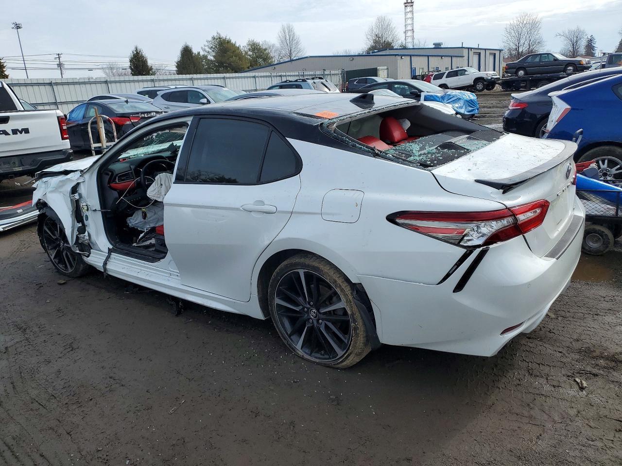 2019 Toyota Camry Xse V6 - Фото 2