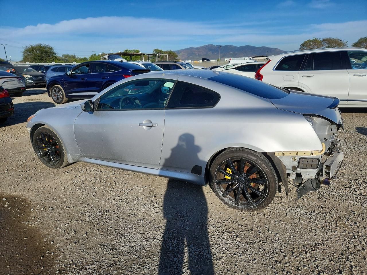 2011 Infiniti G37 Base - Image 2