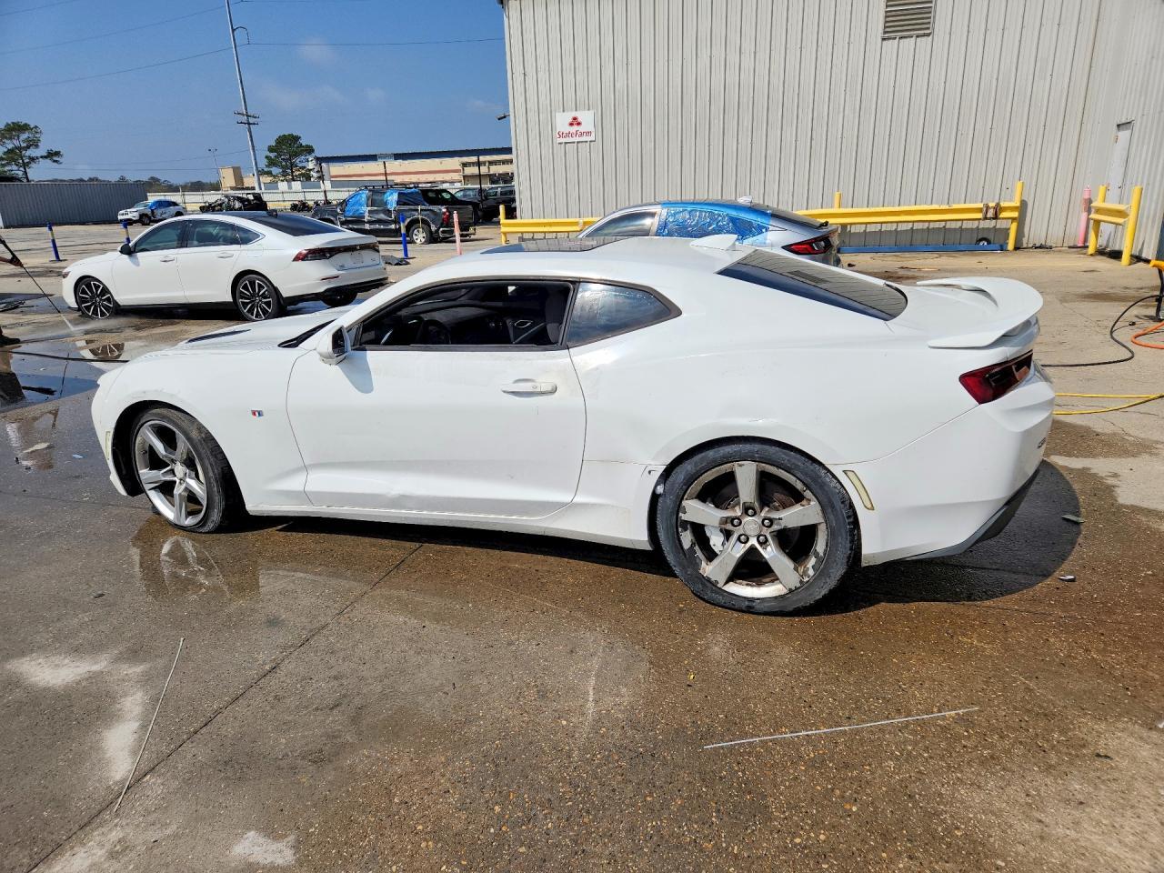 2017 Chevrolet Camaro Ss - Image 2