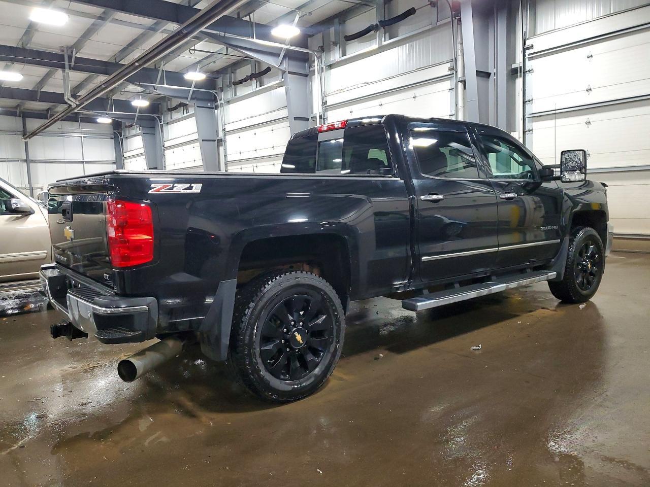 2015 Chevrolet Silverado K3500 Ltz - Image 3