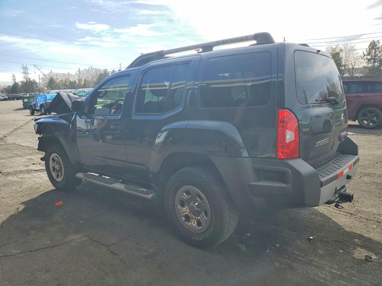 2013 Nissan Xterra X - Image 2