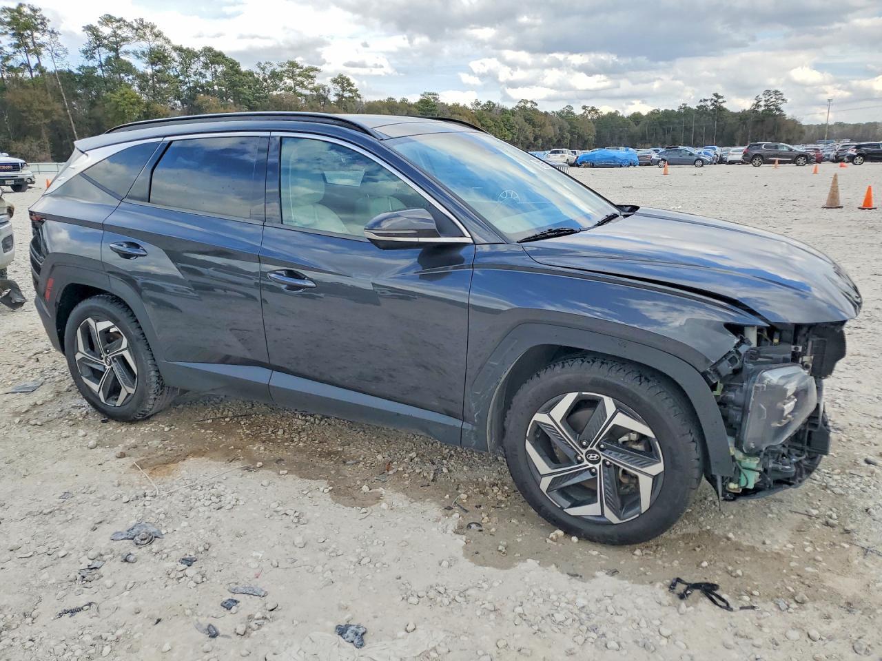 2022 Hyundai Tucson Limited - Image 4