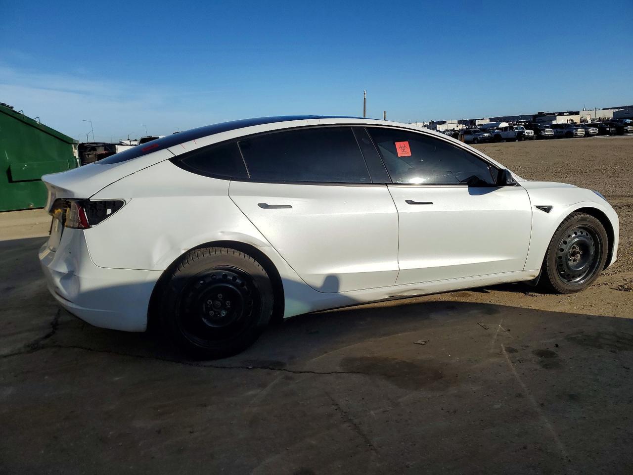 2023 Tesla Model 3 - Фото 3