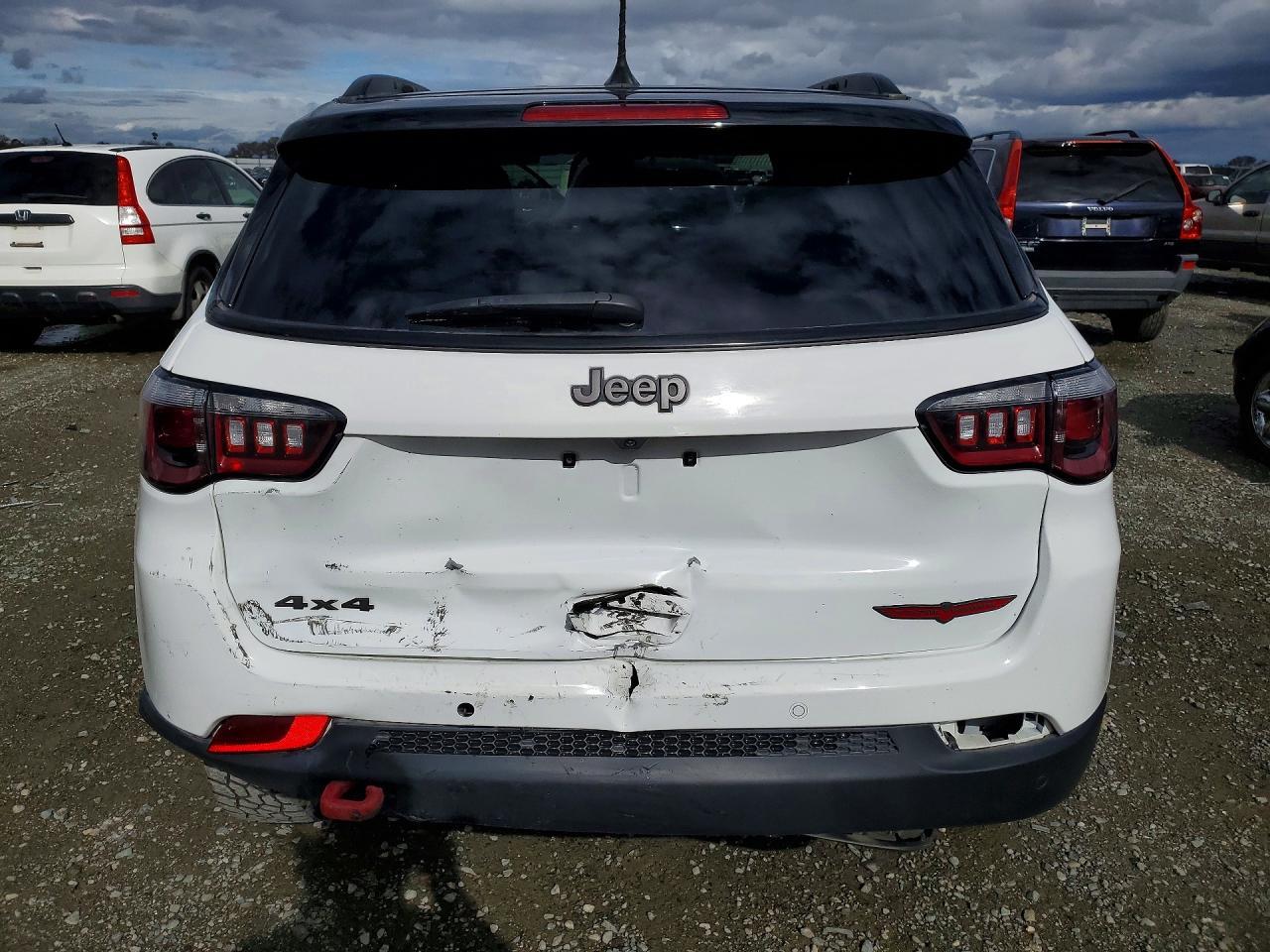 2025 Jeep Compass Trailhawk - Image 6