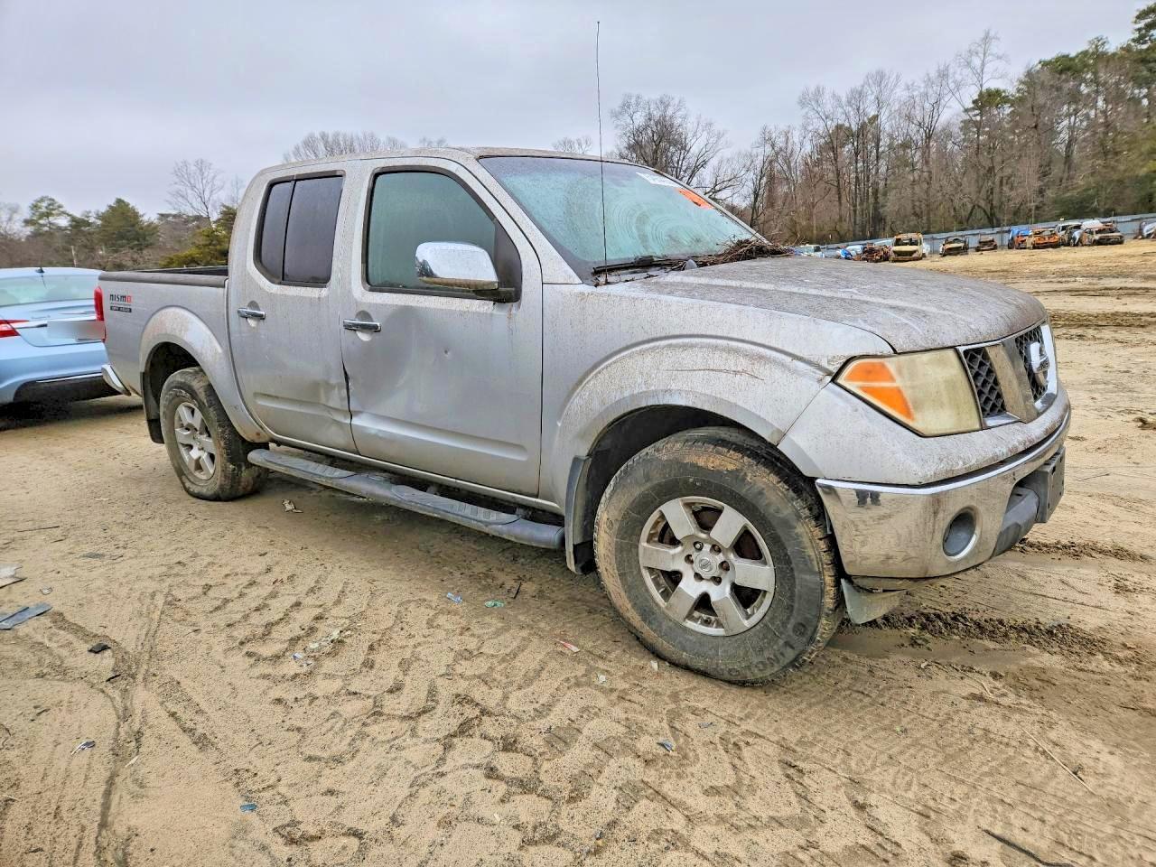 2005 Nissan Frontier Crew Cab Le - Image 4