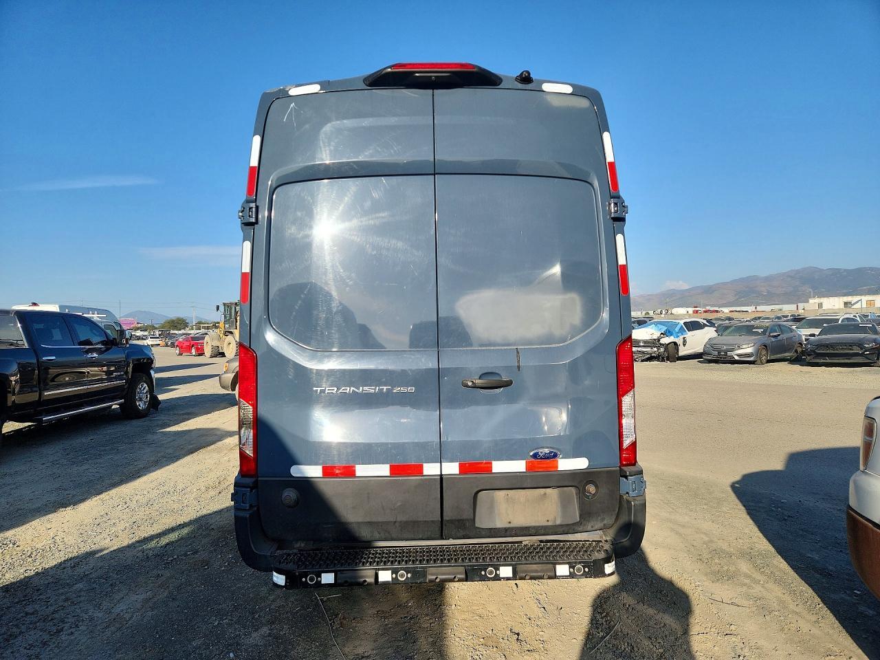 2020 Ford Transit - Delivery Van - Фото 6