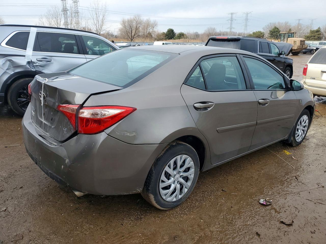 2017 Toyota Corolla - Фото 3