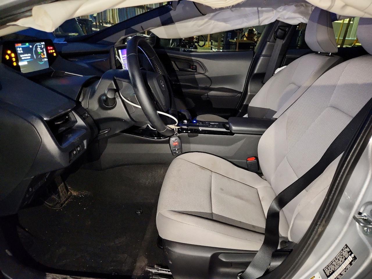 2025 Toyota Prius Le - Image 7