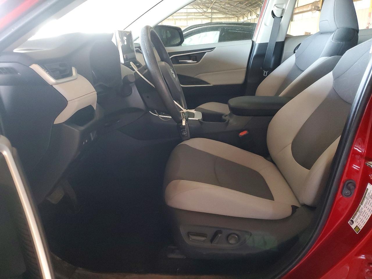 2025 Toyota Rav4 Xle - Image 7